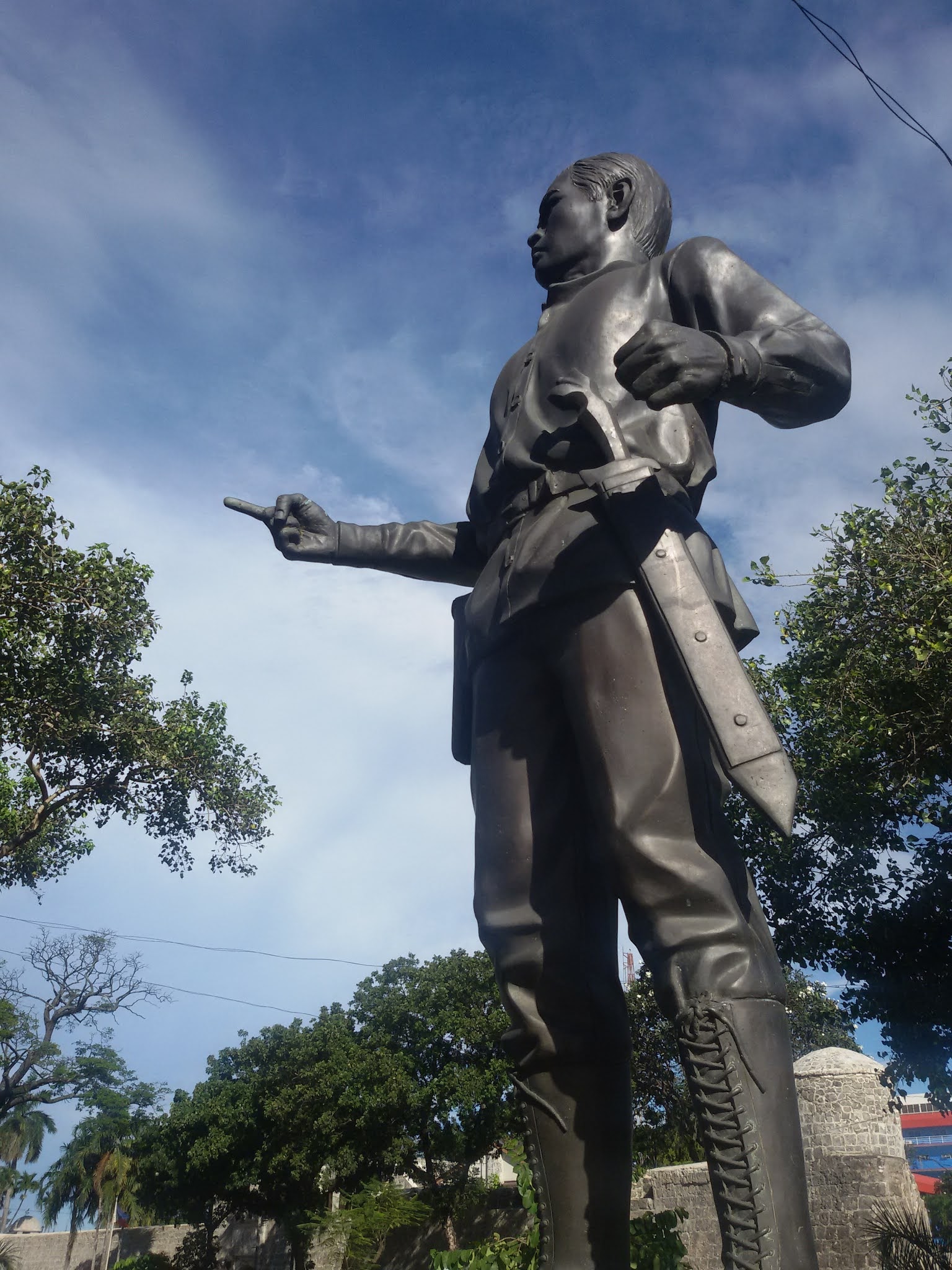 Monumento Ni Andres Bonifacio